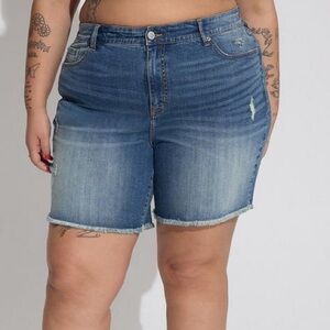 Torrid High Rise Jean Shorts Sz 28 Vintage Stretch Medium Wash Distressed